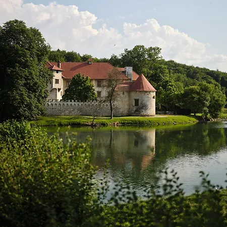 Grad - Relais Chateaux Отель Оточец