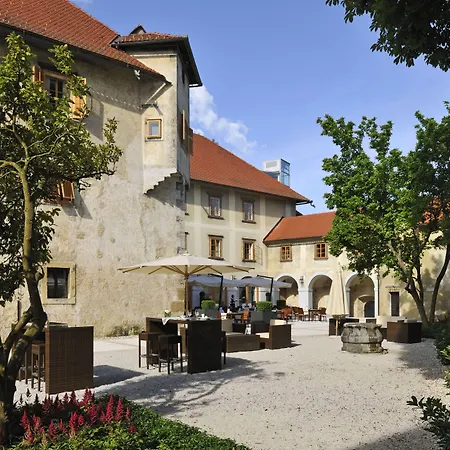 Grad - Relais Chateaux 5* Otocec