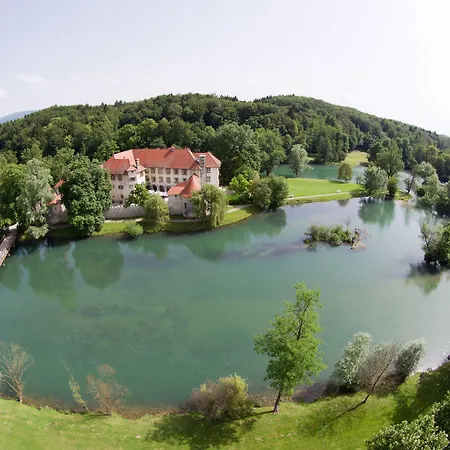 Отель Grad - Relais Chateaux Оточец